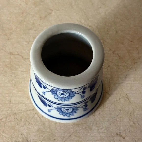 Vintage Japanese Blue & White Porcelain Brush Holder Candle Stand bamboo holder‎ - Picture 4 of 6